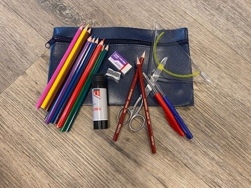 GEVULDE SKAI LEREN DONKERBLAUW ETUI